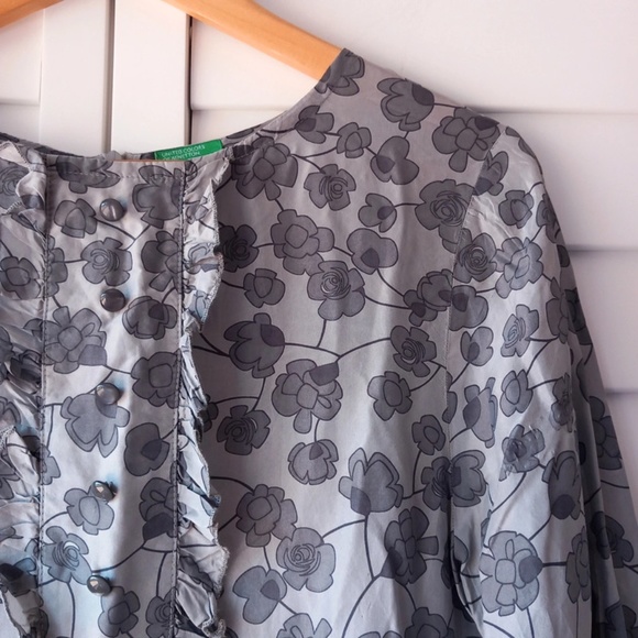United Colors Of Benetton Dresses & Skirts - United Colours of Benetton Grey Floral Silk Dress Size Small